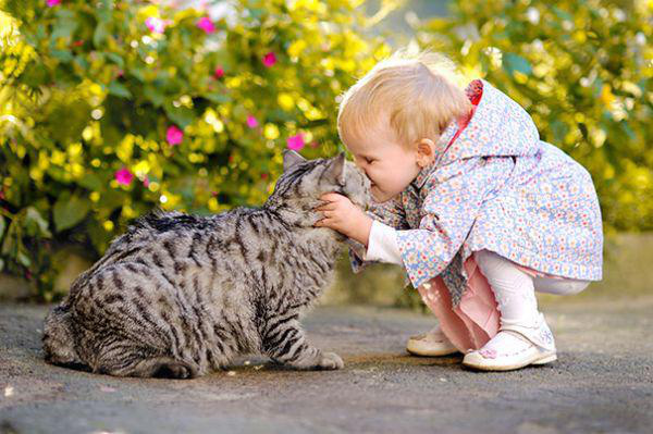adorable-kids-with-their-cats-20-photos-19
