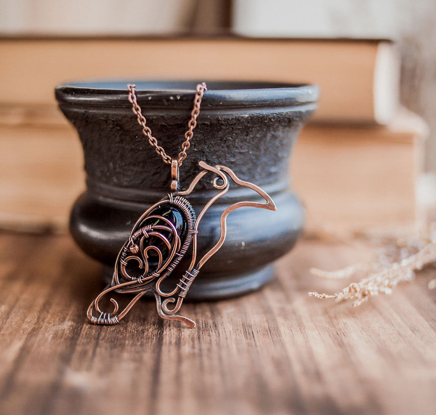 ursulajewelry_pendant_raven_01-57e514589ba57__880