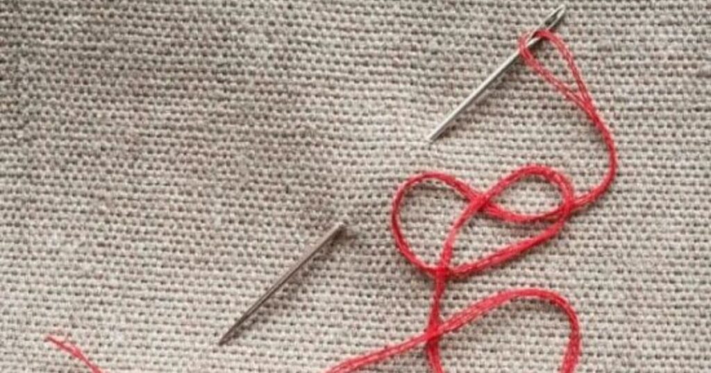 3 предмети біля вхідних дверей, які можуть бути магічним підкладом: народні прикмети