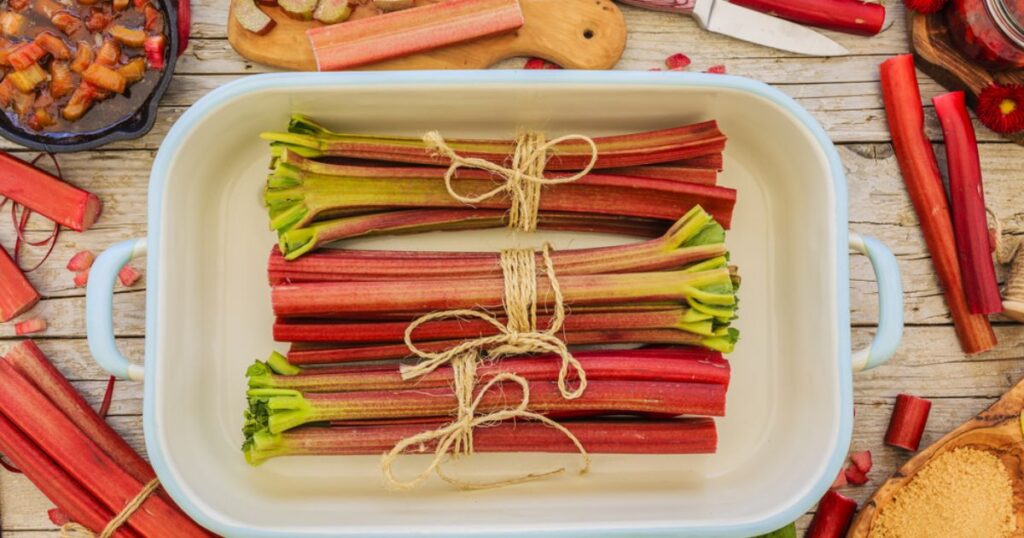 Як зменшити шкоду від ревеню?