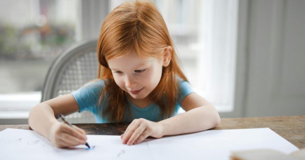 Якщо ви тримаєте ручку між великим, вказівним і середнім пальцями