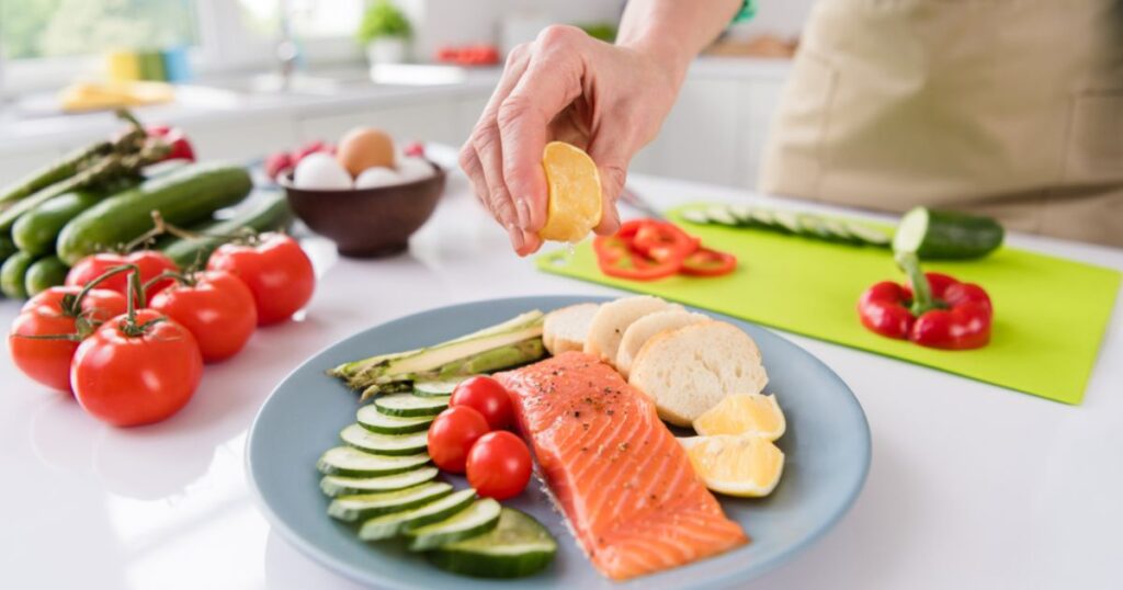 Продукти, споживання яких слід зменшити по методу тарілки здорового харчування