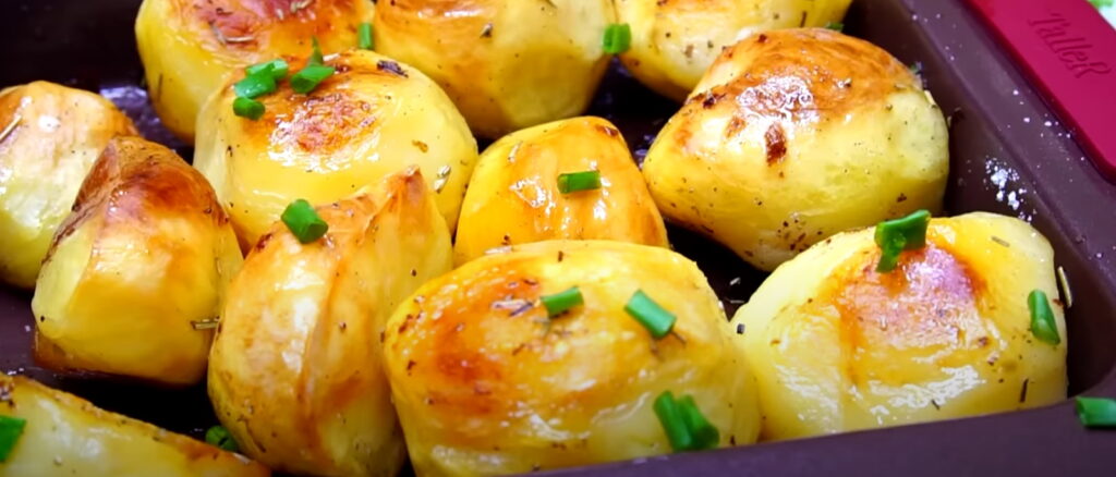 Хрустка картопля з ароматними травами