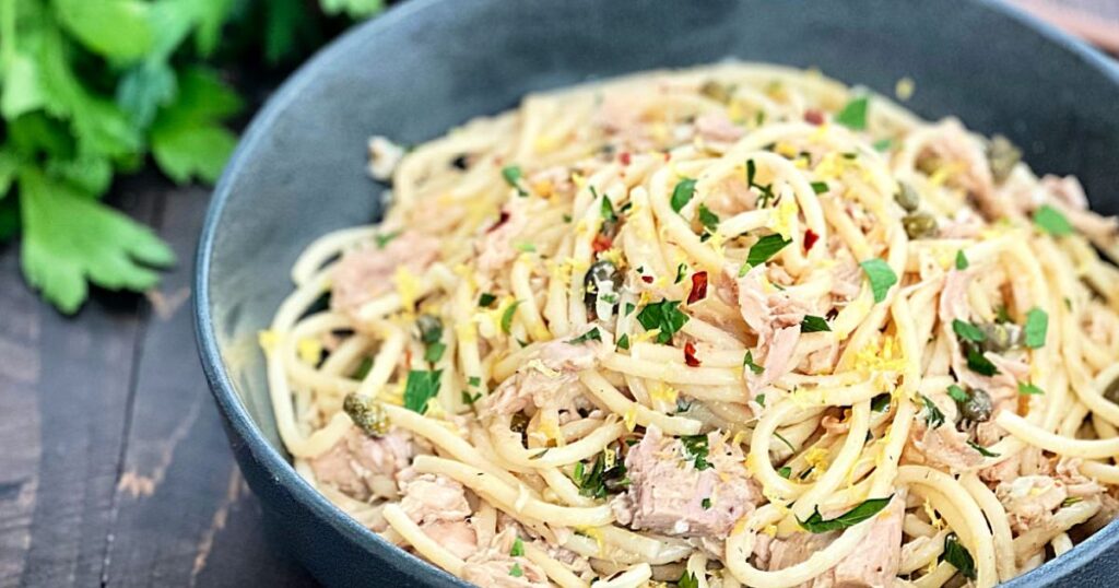 Приготування пасти з тунцем у вершковому соусі- рецепт