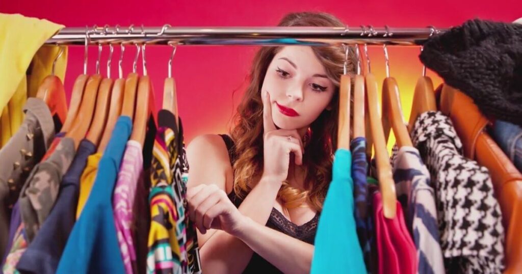 Чи можна віддавати свої речі іншим людям: народні прикмети