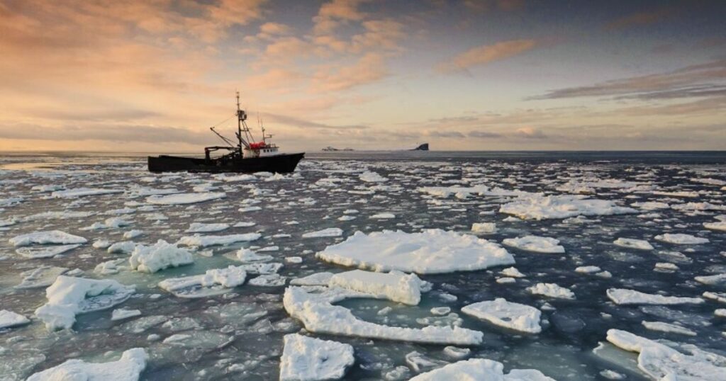 Яка річка впадає в берингове море - Юкон