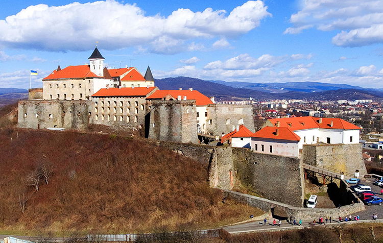 Замок Паланок — твердиня з привидами