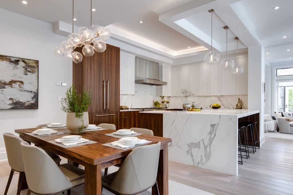 Розміщення люстри - не завжди центр стелі